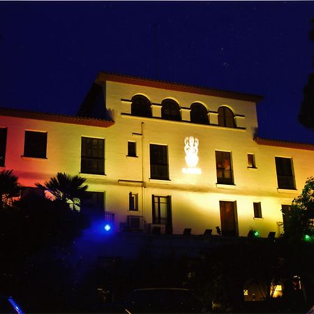 Hotel El Castell Sant Boi de Llobregat Kültér fotó